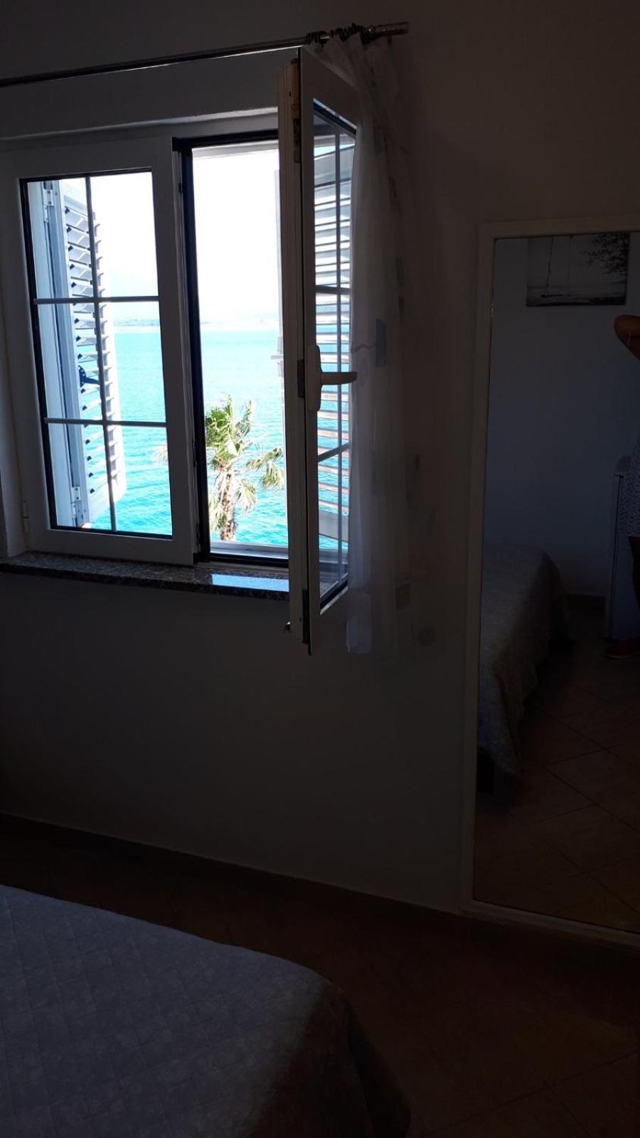 Apartmani Kalinic بِييلا الغرفة الصورة