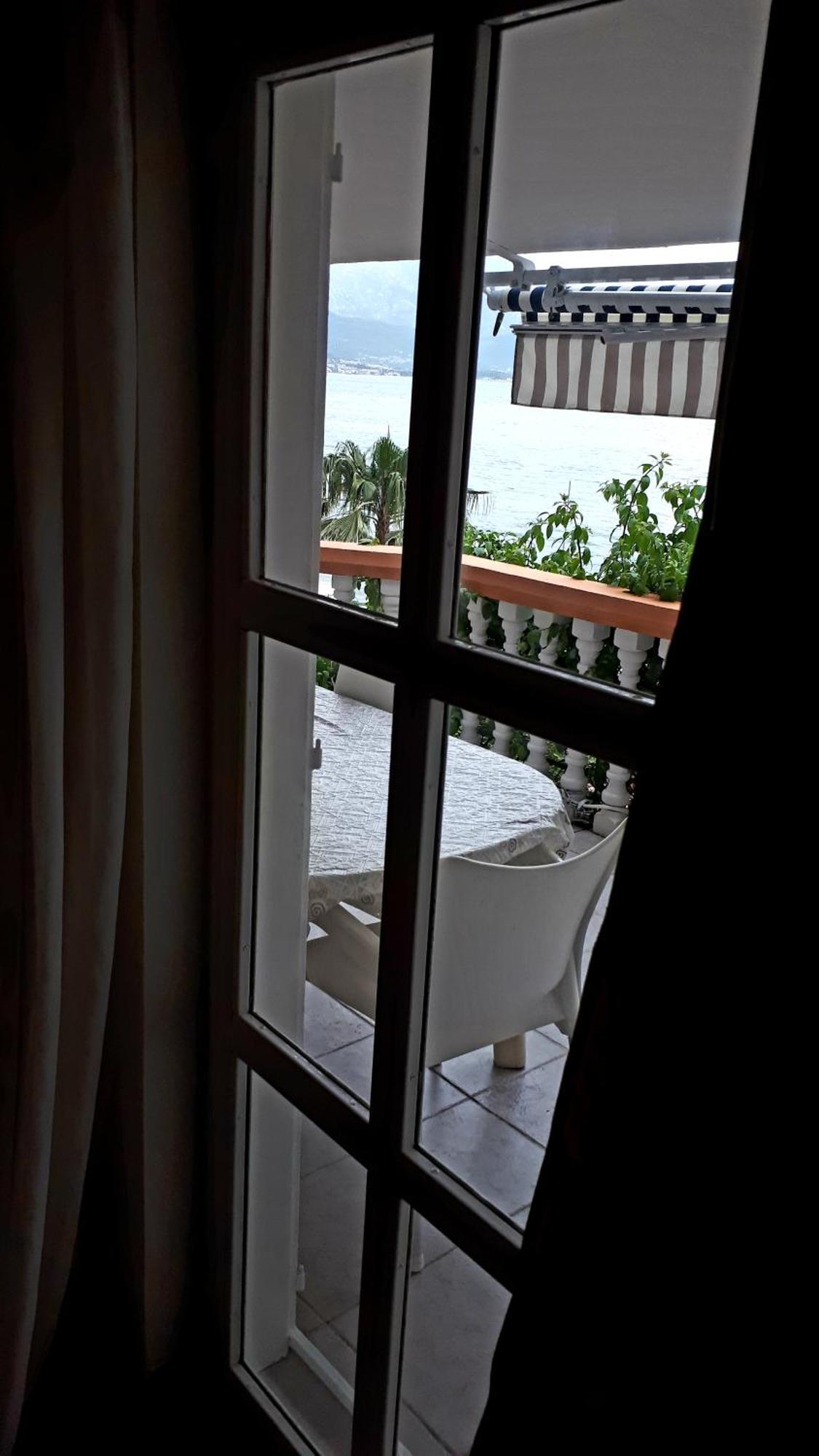 Apartmani Kalinic بِييلا الغرفة الصورة