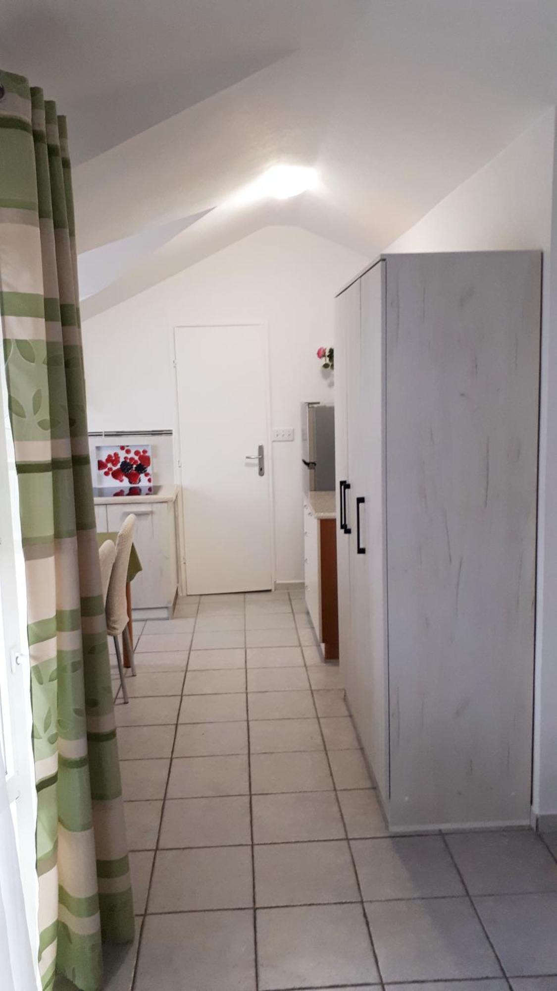Apartmani Kalinic بِييلا الغرفة الصورة