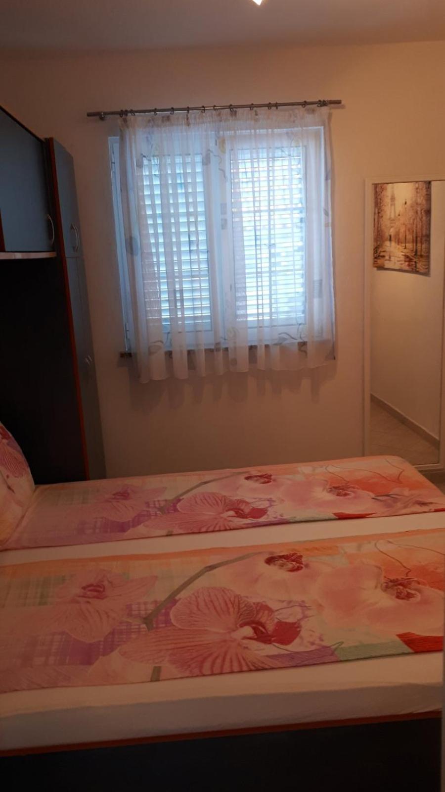 Apartmani Kalinic بِييلا الغرفة الصورة