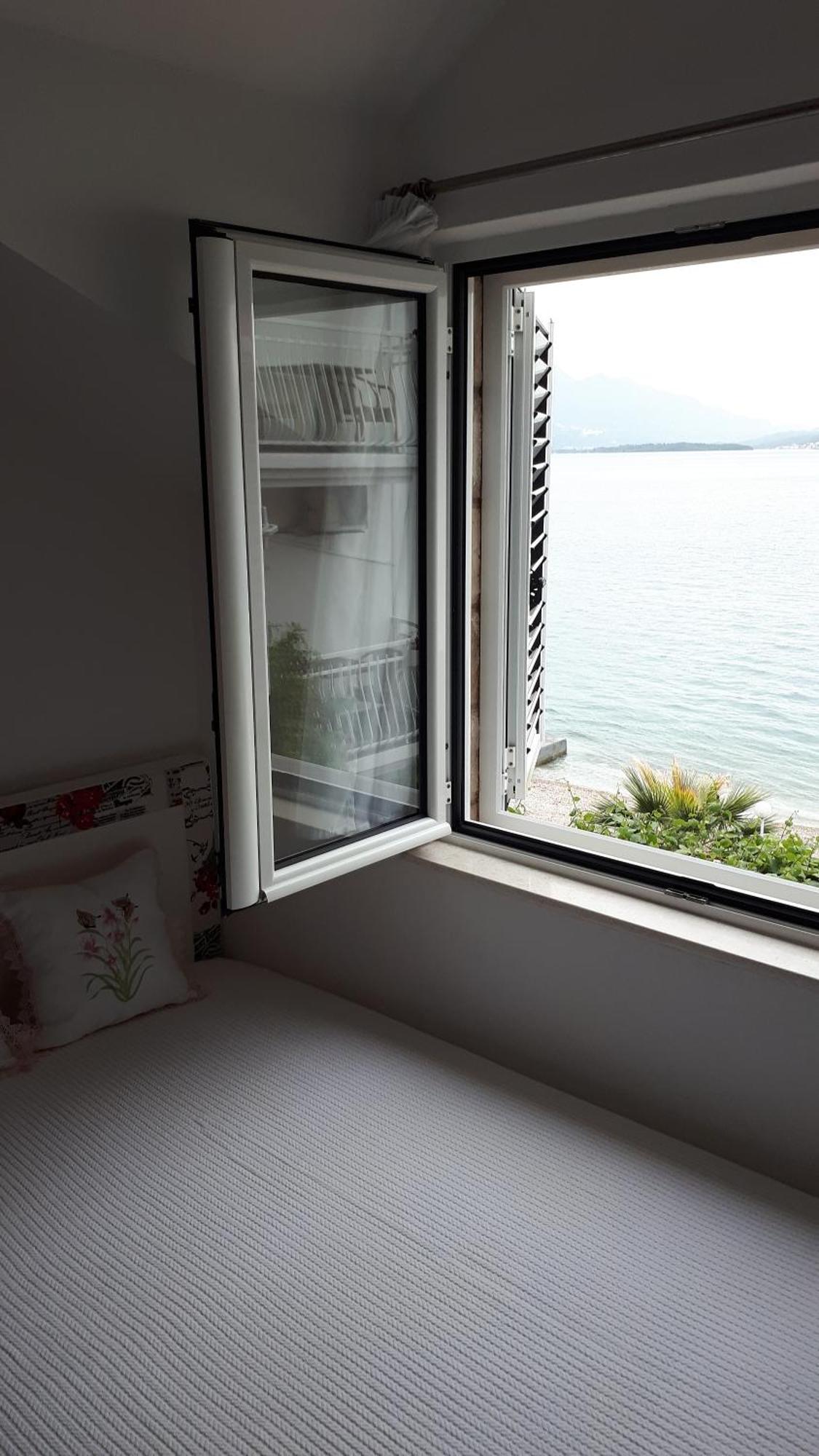 Apartmani Kalinic بِييلا الغرفة الصورة